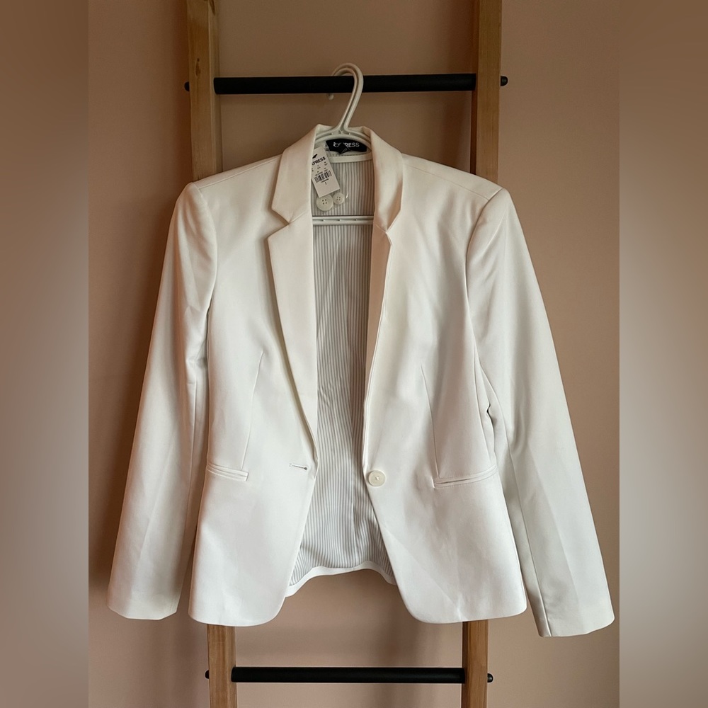 White blazer ✨